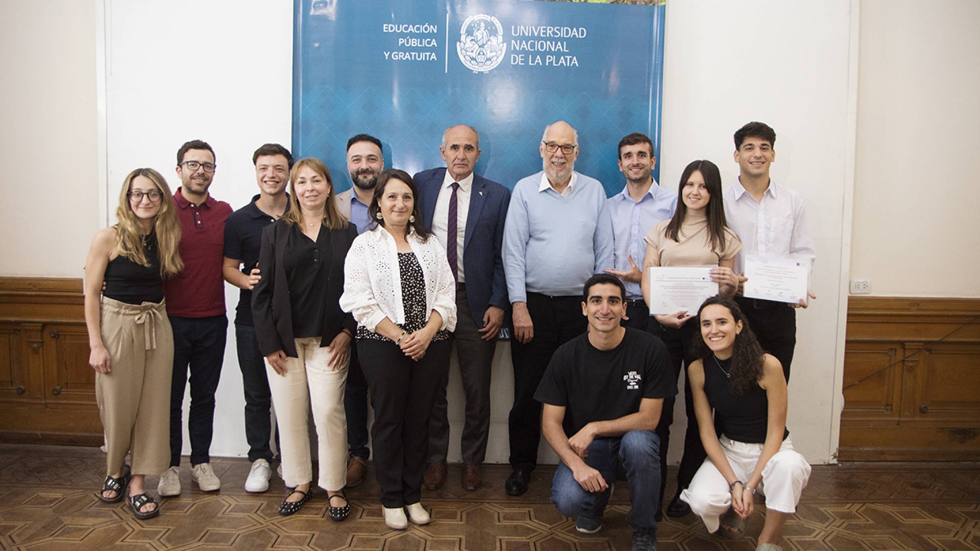 El presidente de la UNLP recibió a estudiantes premiados