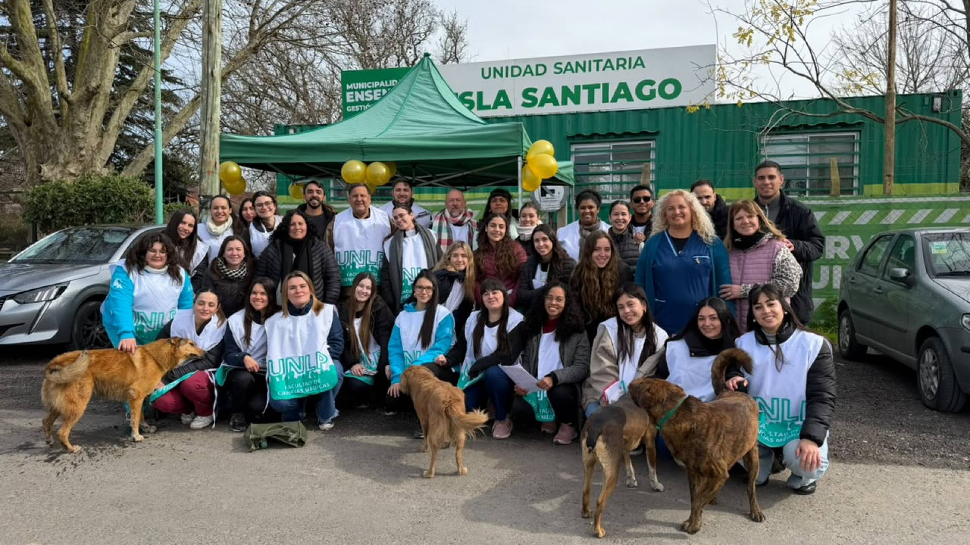 Más de 20 estudiantes participaron de un relevamiento sanitario puerta a puerta en Isla Santiago