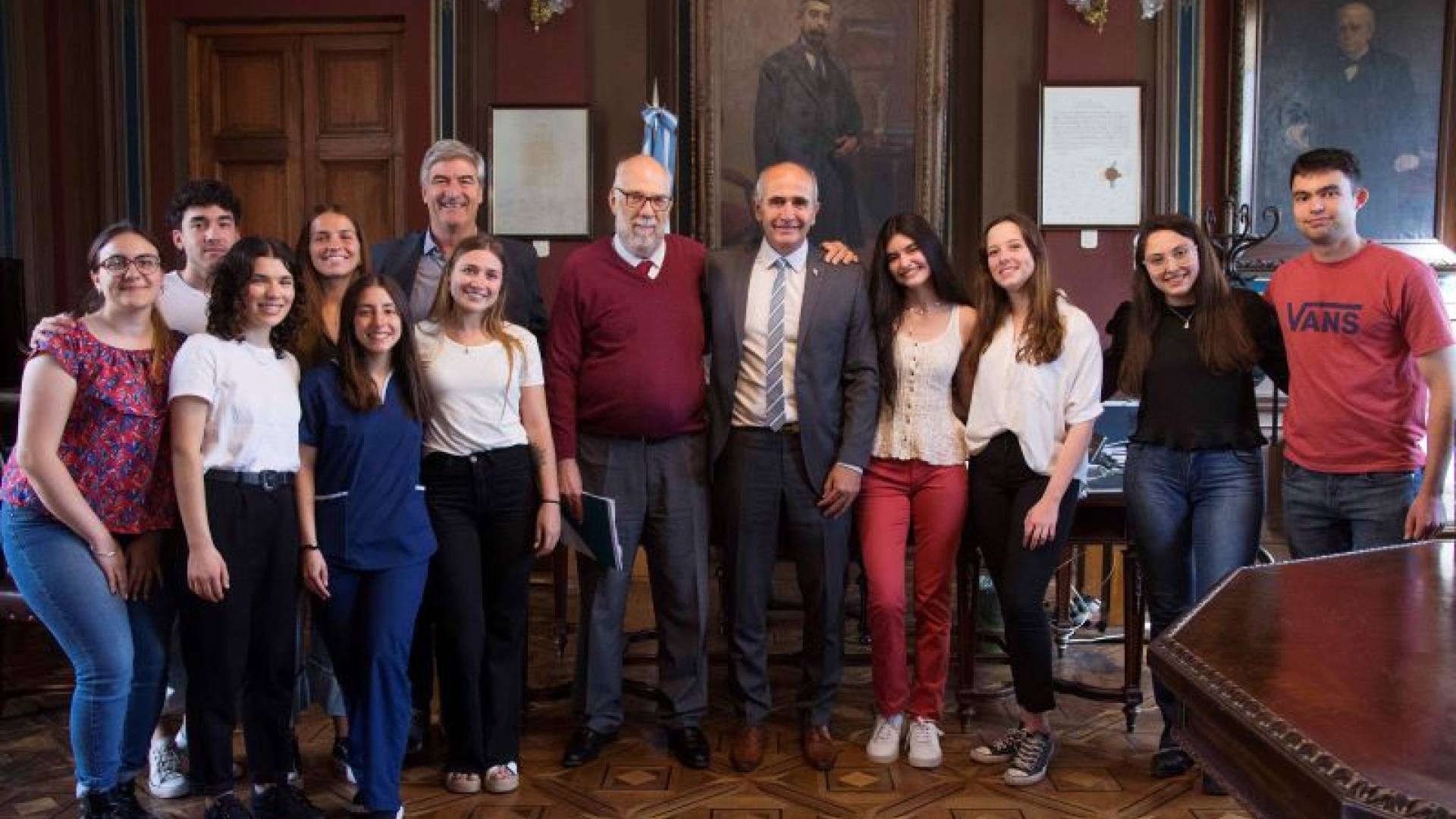 El Presidente de la UNLP recibió a estudiantes ganadores en las Olimpíadas de Medicina